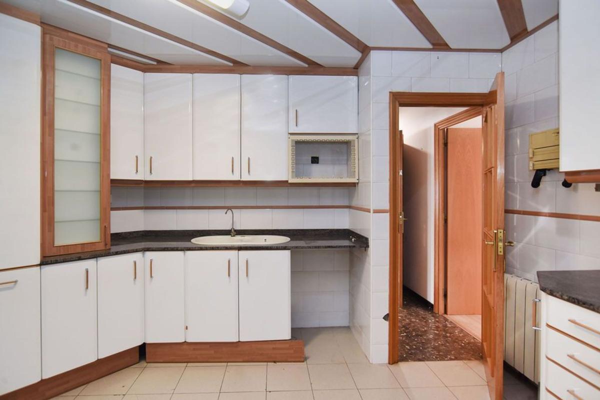 Sale of apartment in Piso en Calle del Pintor Borrassà, Sant Pere Nord, Terrassa, Terrassa
 photo 5