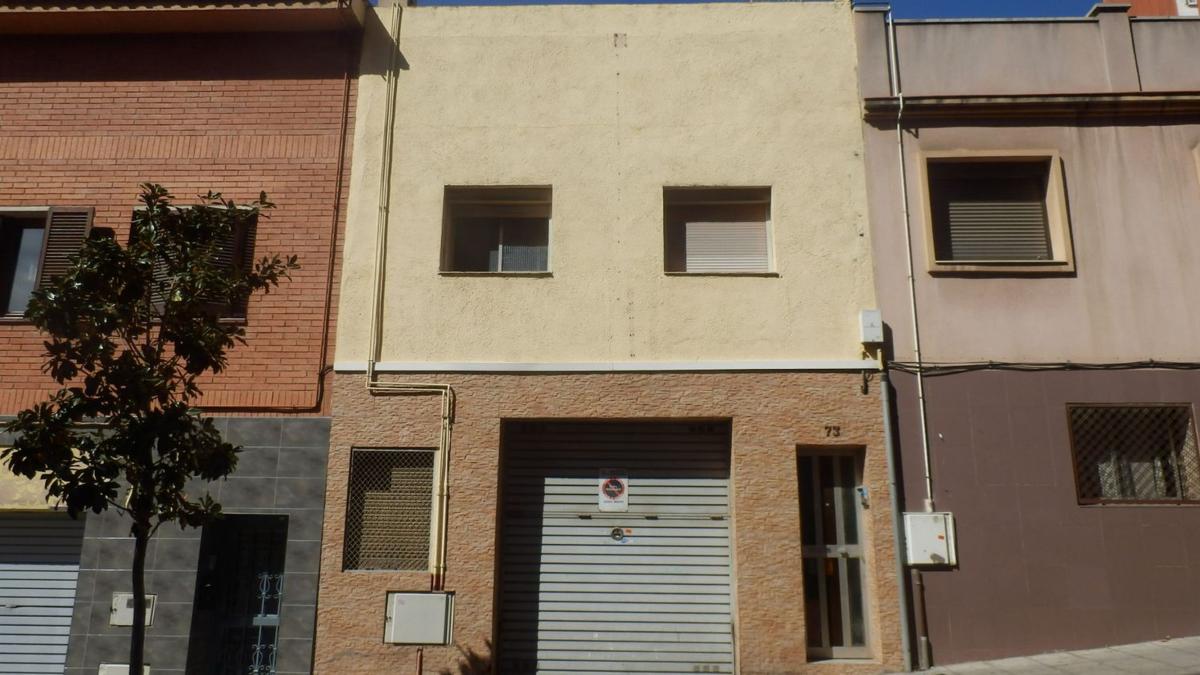 Продажа отдельного шале в Casa o chalet en Calle Sant Jordi, El Raval, Santa Coloma de Gramenet, Санта-Колома-де-Граменет photo 1
