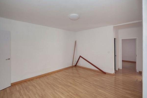 Продажа квартиры на Piso en Calle del Gaià, La Marina del Port, Barcelona, Барселона
 photo 2