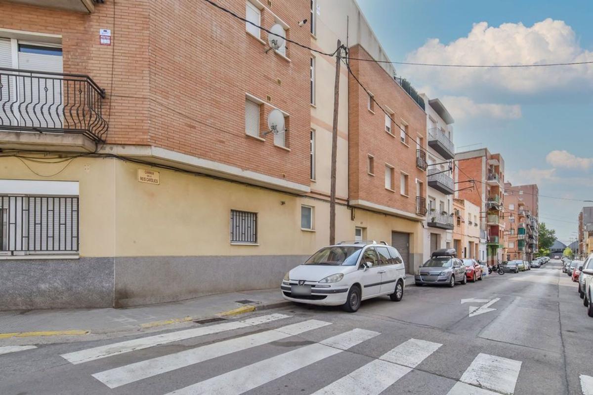 Sprzedaż mieszkania w Piso en Calle dels Reis Catòlics, Creu de Barberà, Sabadell, Sabadell
photo 1