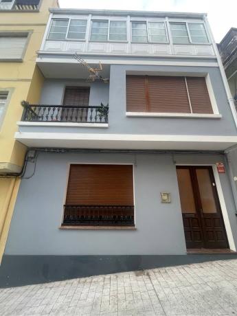 Chalet adosado en Calle Pilar, Cariño photo 1