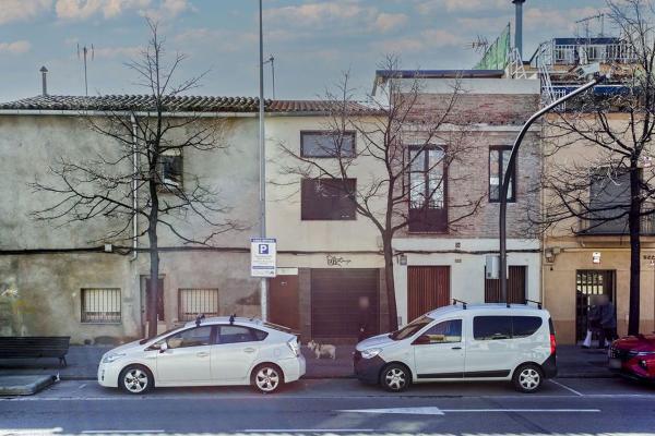 Chalet wolnostojący na sprzedaż w Casa o chalet en Paseo del Vint-i-dos de Juliol, Vallparadís, Terrassa, Terrassa photo 1