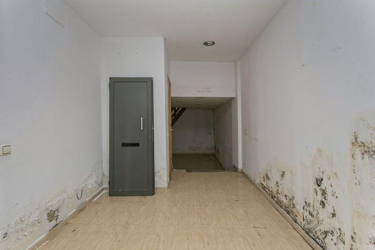 Sprzedaż niezależnego domku jednorodzinnego w Casa o chalet en Paseo del Vint-i-dos de Juliol, Vallparadís, Terrassa, Terrassa photo 3