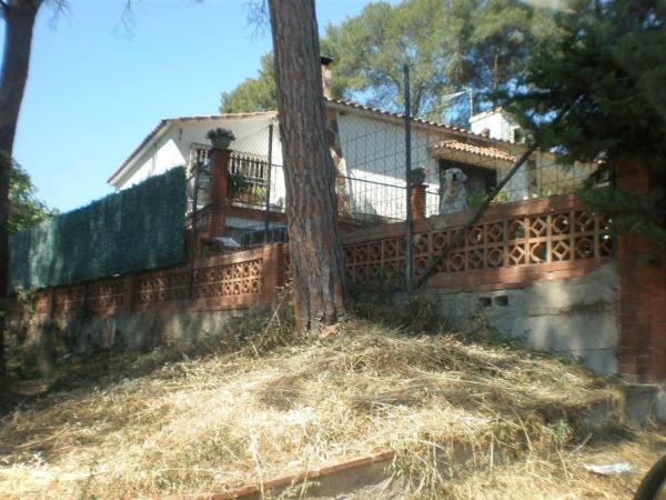 Casa o chalet independiente en Calle de les Tres Feixes, Lliçà d'Amunt thumbnail 1