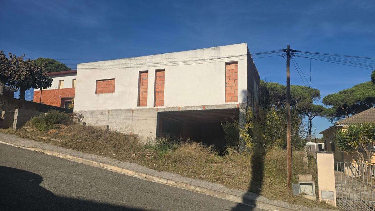 Properties for sale and rent in Spain photo 2