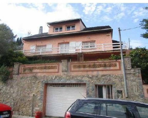 Casa o chalet independiente en Calle del Torrent, Torrelles de Llobregat photo