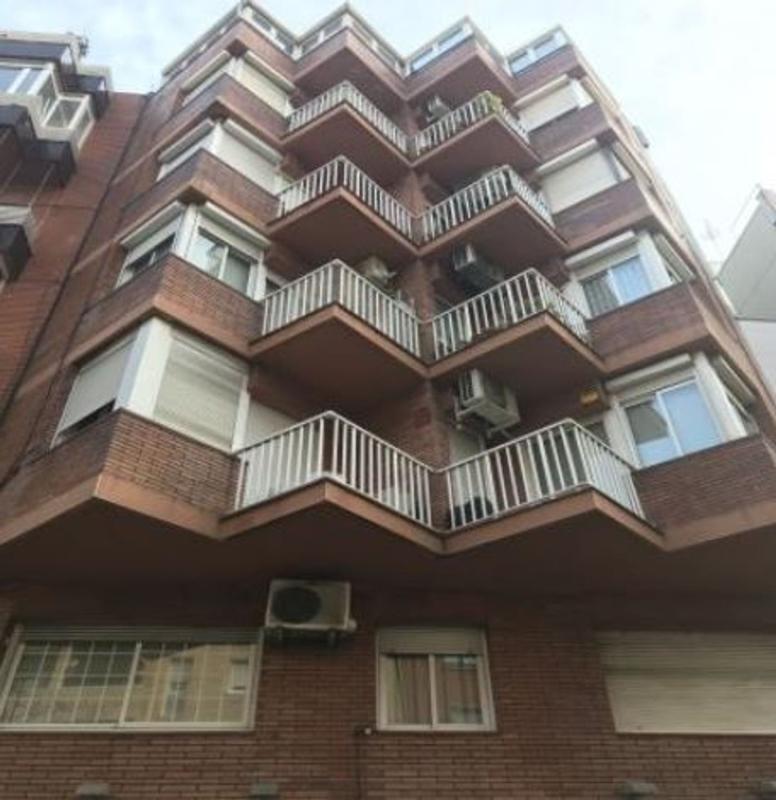 Sale of apartment in Piso en Calle de Laureà Miró, Centre, Esplugues de Llobregat, Esplugues de Llobregat
photo 1