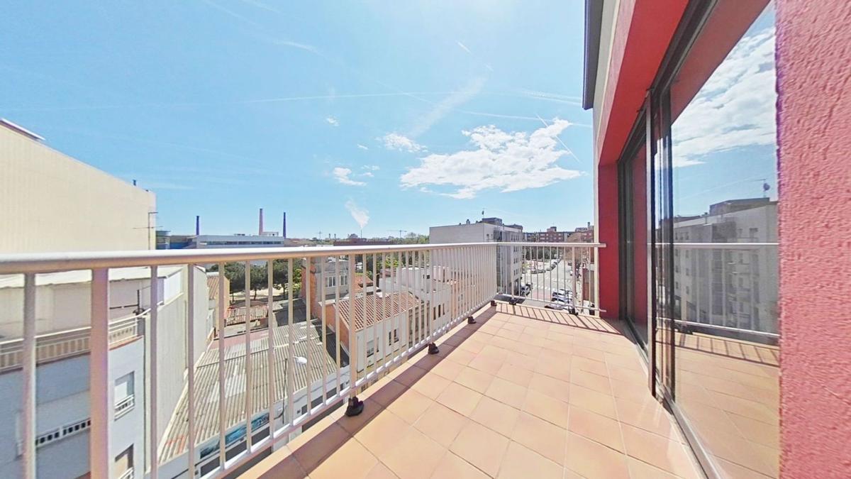 Sale of apartment in Piso en Calle de Guifré, Remei, Badalona, Badalona
photo 1