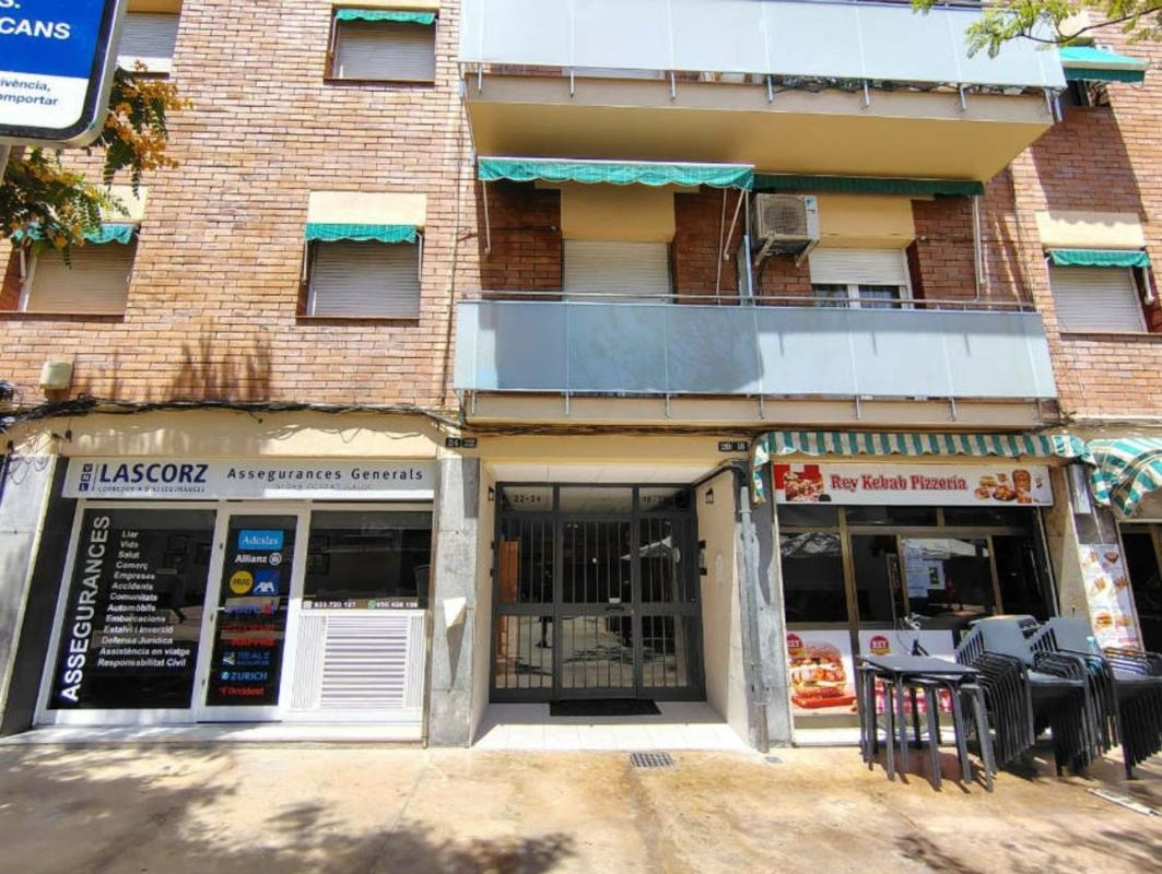 Продажа квартиры на Piso en Calle de Rovellat, La Plana - Montesa, Esplugues de Llobregat, Эсплюгес-де-Льобрегат
photo 1