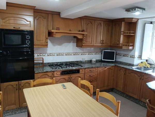 Chalet adosado en Porzomillos, Oza-Cesuras thumbnail 1