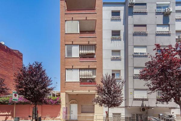 Sale of flat in Piso en Avinguda del Baix Llobregat, Riera, Cornellà de Llobregat, Cornellà de Llobregat
photo 1