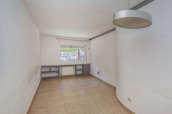 Sale of flat in Piso en Avinguda del Baix Llobregat, Riera, Cornellà de Llobregat, Cornellà de Llobregat
thumbnail 2