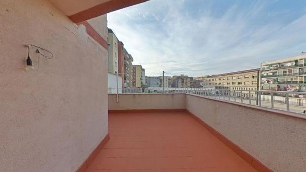 Sprzedaż mieszkania w Piso en Calle de Francesc Moragas, Riu, Santa Coloma de Gramenet, Santa Coloma de Gramenet
photo 1