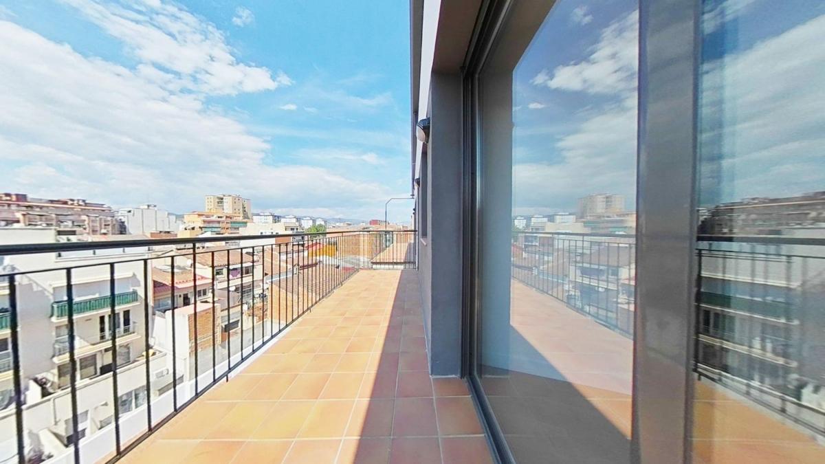 Sale of apartment in Piso en Calle de Guifré, Remei, Badalona, Badalona
photo 1
