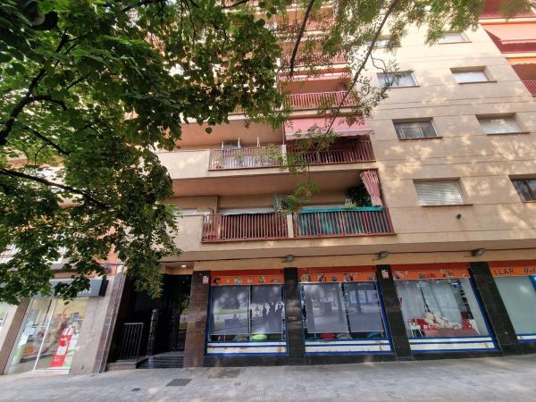 Sale of flat in Piso en Plaza Josep Serrat i Bonastre, 3, Sant Miquel - Tres Torres, Granollers, Granollers
photo 1