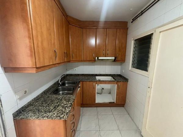 Sale of flat in Piso en Plaza Josep Serrat i Bonastre, 3, Sant Miquel - Tres Torres, Granollers, Granollers
thumbnail 2