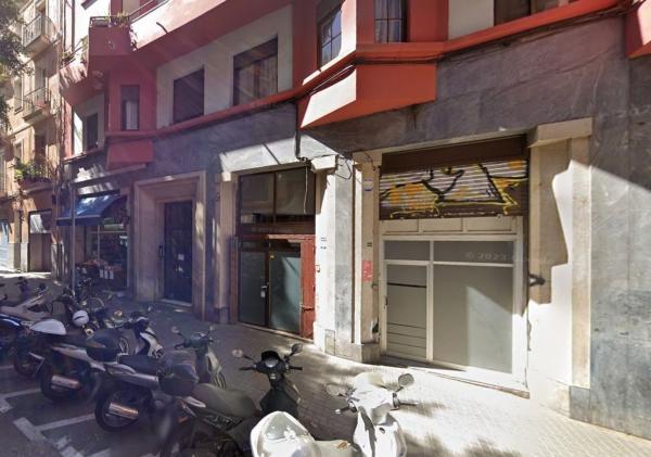 Venta de piso en Piso en Calle de Vallhonrat, El Poble Sec - Parc de Montjuïc, Barcelona, Barcelona
 photo