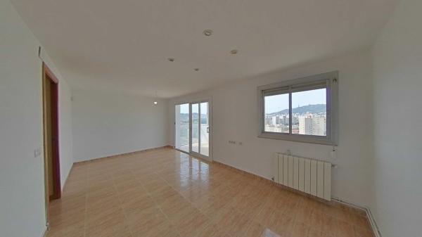 Venta de piso en Piso en Via Favència, La Guineueta, Barcelona, Barcelona
thumbnail 2