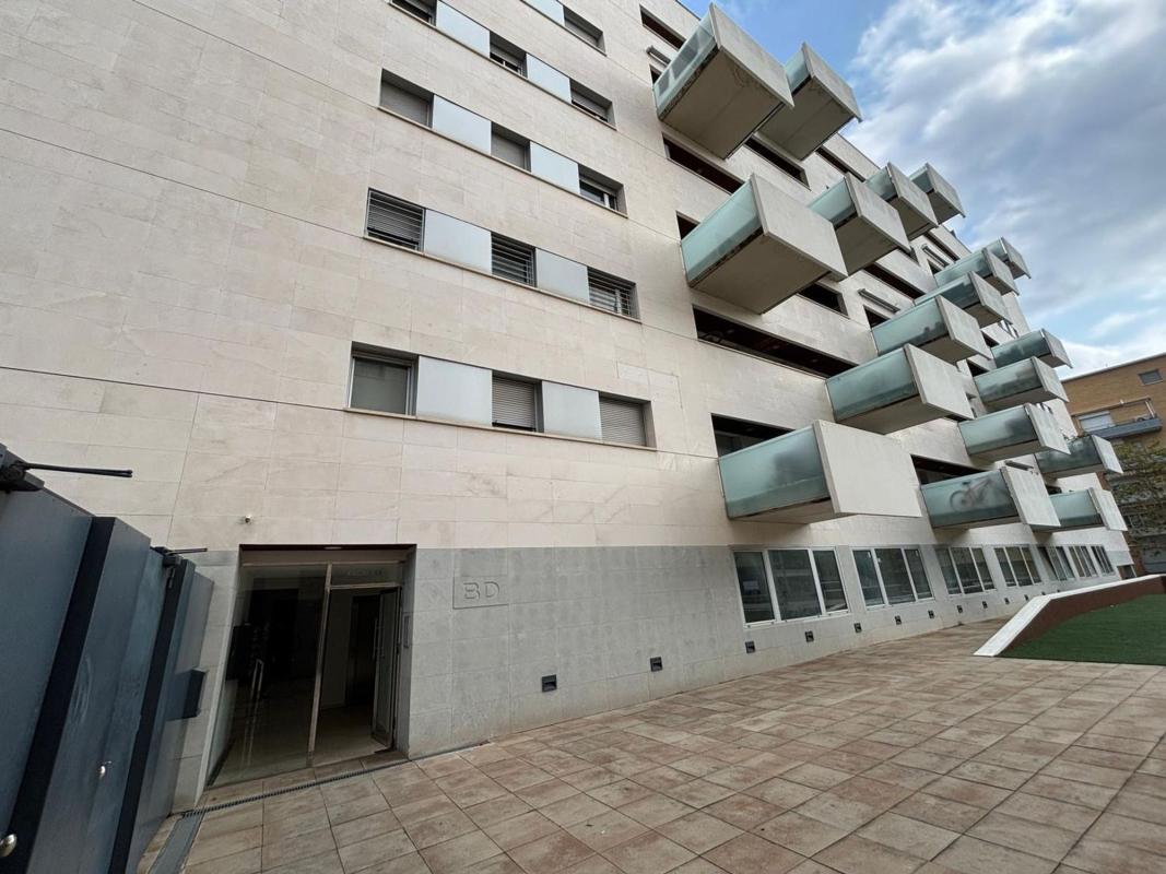 Venta de piso en Piso en Passatge Angeleta Ferrer, Via Europa - Parque Central, Mataró, Mataró
photo 1