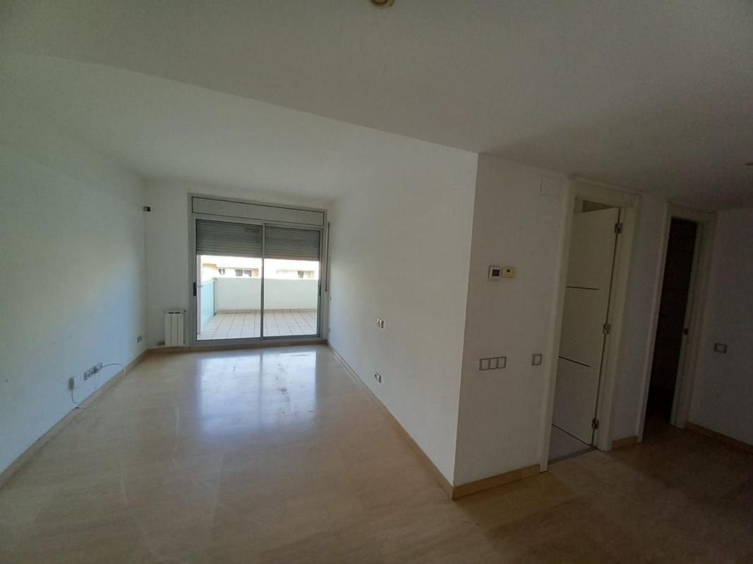 Venta de piso en Piso en Passatge Angeleta Ferrer, Via Europa - Parque Central, Mataró, Mataró
photo 2