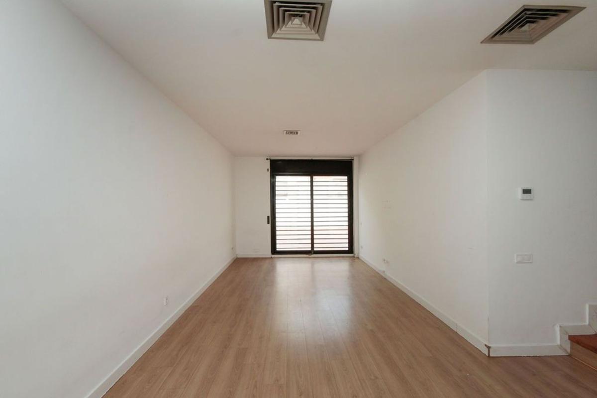 Sale of apartment in Piso en Calle de Guifré, Remei, Badalona, Badalona
photo 2