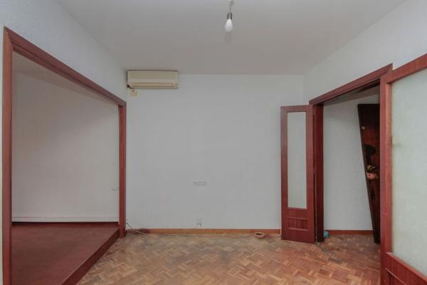 Venta de piso en Piso en Calle del Freser, El Camp de l'Arpa del Clot, Barcelona, Barcelona
 photo 2