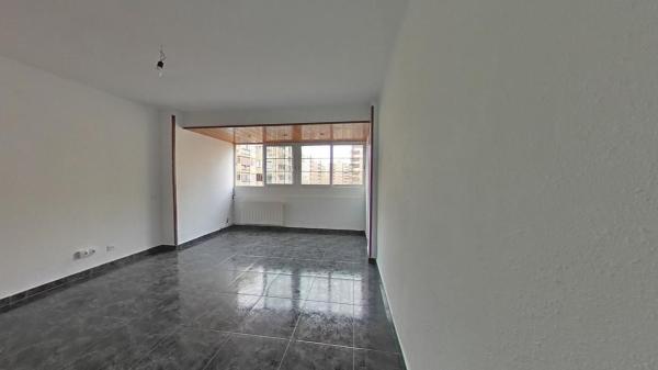 Venta de piso en Piso en Gran Via de les Corts Catalanes, La Verneda i la Pau, Barcelona, Barcelona
photo 1