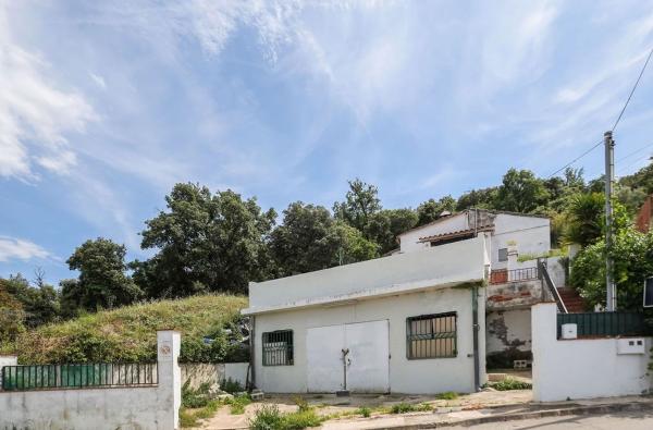 Casa o chalet independiente en Calle Sentmenat, Montflorit-Plana del Castell, Cerdanyola del Vallès photo 1