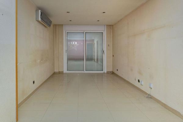 Sale of flat in Piso en Calle de Calassanç Duran, Sol i Padris - Sant Oleguer, Sabadell, Sabadell
thumbnail 2