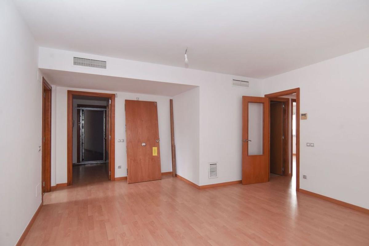Venta de piso en Piso en Calle de Marià Ribas i Bertran, Via Europa - Parque Central, Mataró, Mataró
photo 1