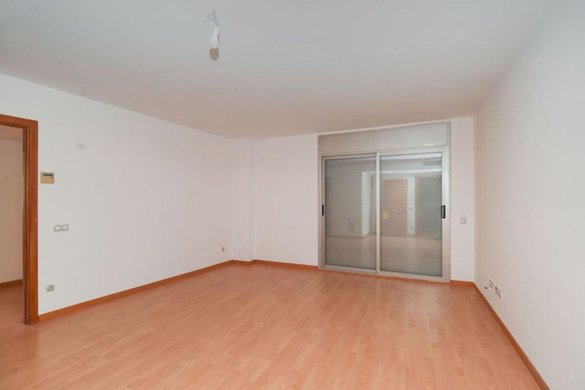 Venta de piso en Piso en Calle de Marià Ribas i Bertran, Via Europa - Parque Central, Mataró, Mataró
photo 2