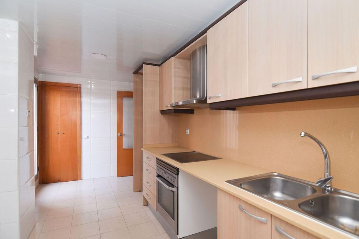 Venta de piso en Piso en Calle de Marià Ribas i Bertran, Via Europa - Parque Central, Mataró, Mataró
photo 4