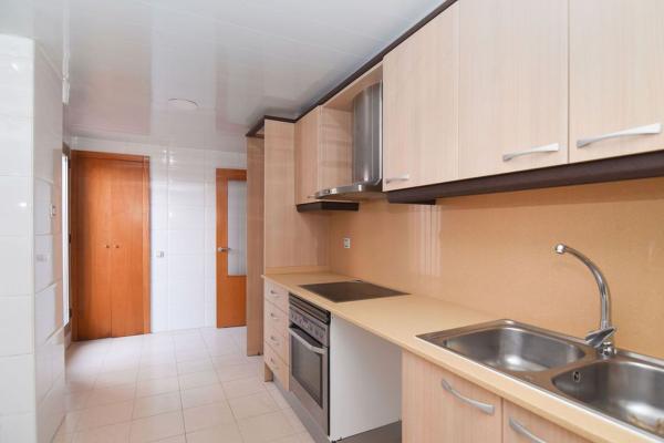 Продажа квартиры на Piso en Calle de Marià Ribas i Bertran, Via Europa - Parque Central, Mataró, Матаро
 photo 4