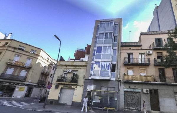 Продажа квартиры на Piso en Calle de las Navas de Tolosa, El Camp de l'Arpa del Clot, Barcelona, Барселона
 photo