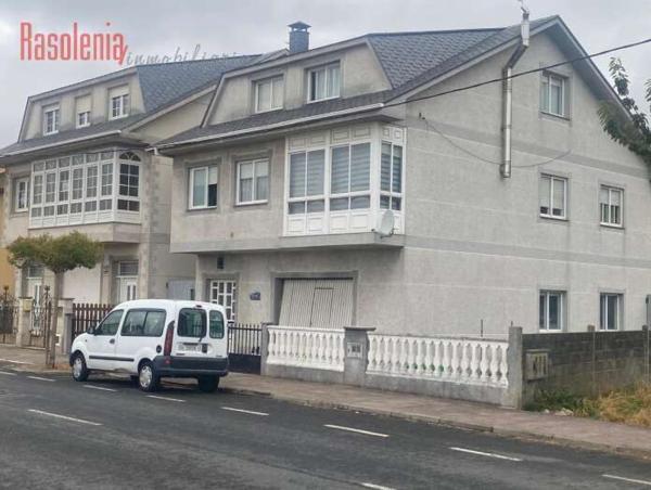 Chalet independiente en venta en Casa o chalet en Calle Pérez Lugín, 44, Cariño, Cariño
thumbnail 1