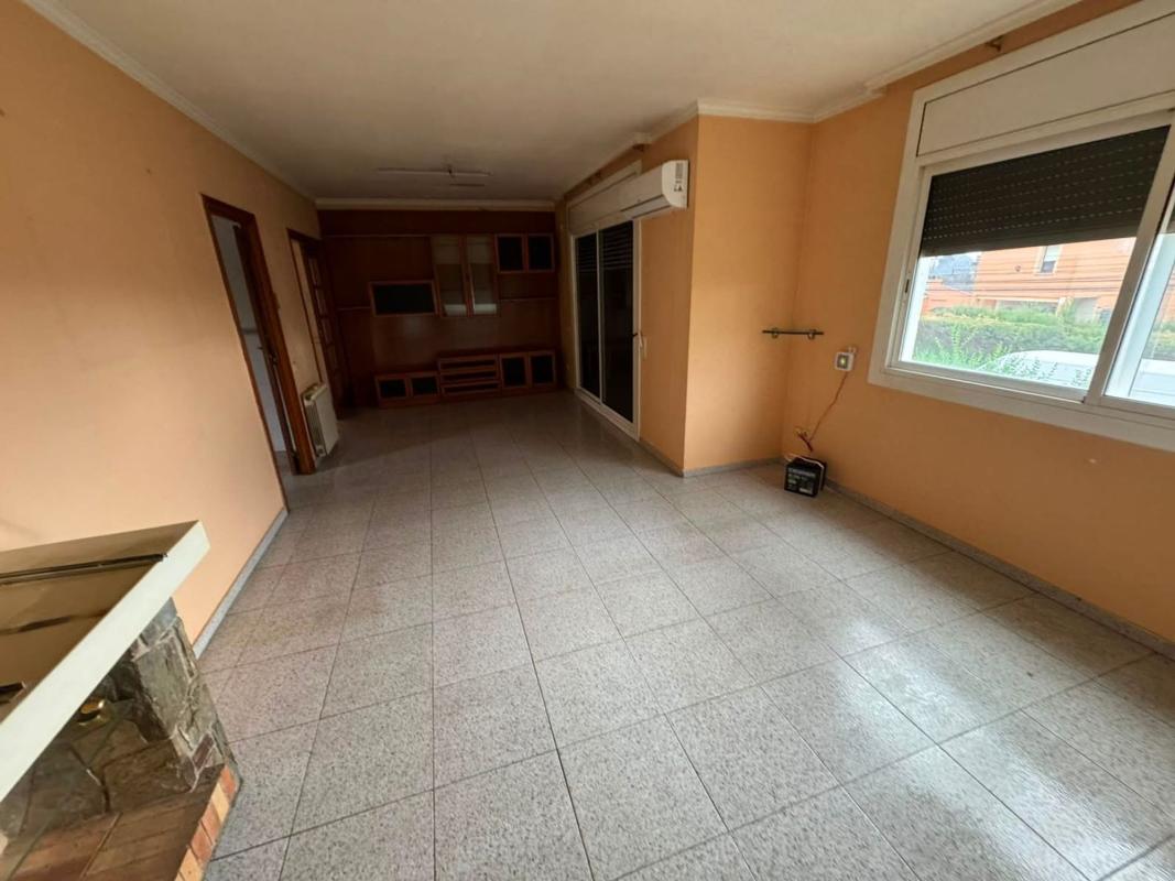 Properties for sale and rent in Spain photo 2