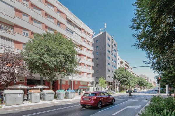 Sale of flat in Piso en Avenida Sant Esteve, Sant Miquel - Tres Torres, Granollers, Granollers
thumbnail 1
