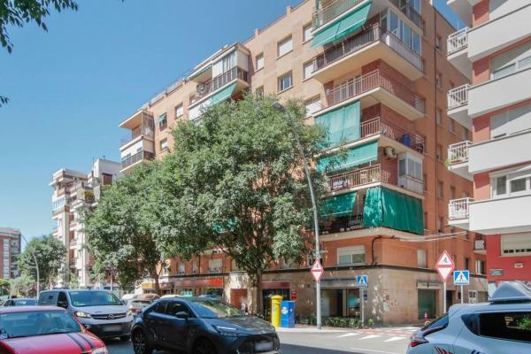Sale of flat in Piso en Avenida Sant Esteve, Sant Miquel - Tres Torres, Granollers, Granollers
photo 1