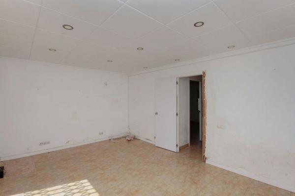 Sale of flat in Piso en Avenida Sant Esteve, Sant Miquel - Tres Torres, Granollers, Granollers
 photo 4