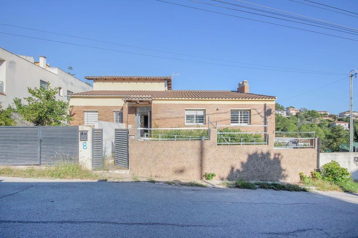 Properties for sale and rent in Spain photo 1