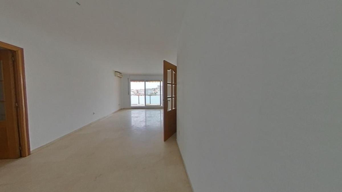 Продажа квартиры на Piso en Calle ďAntoni Torrella, Ca n'Aurell, Terrassa, Терраса
photo 1