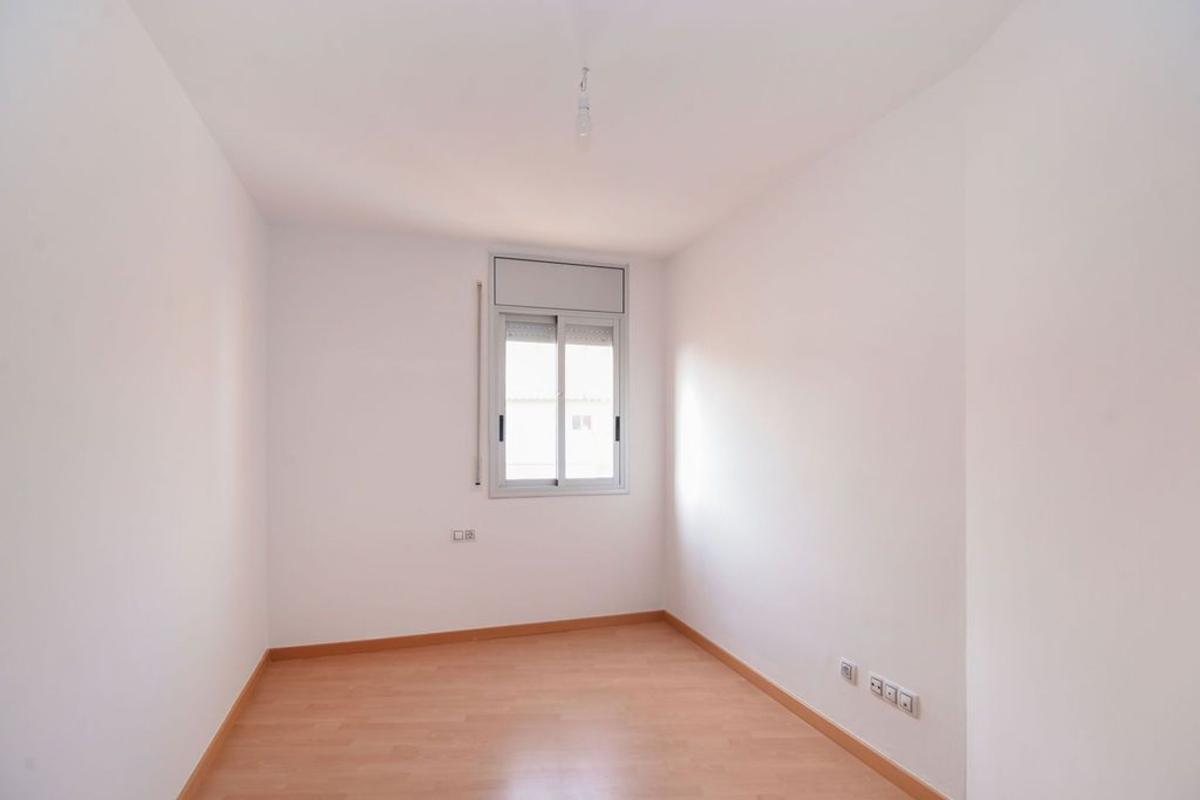 Продажа квартиры на Piso en Calle Maria Ribas, Via Europa - Parque Central, Mataró, Матаро
photo 5
