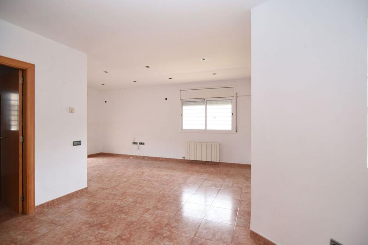 Недвижимость на продажу и в аренду в Испании photo 2