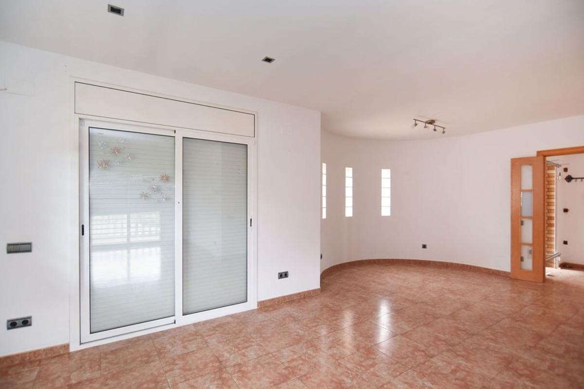 Недвижимость на продажу и в аренду в Испании photo 3