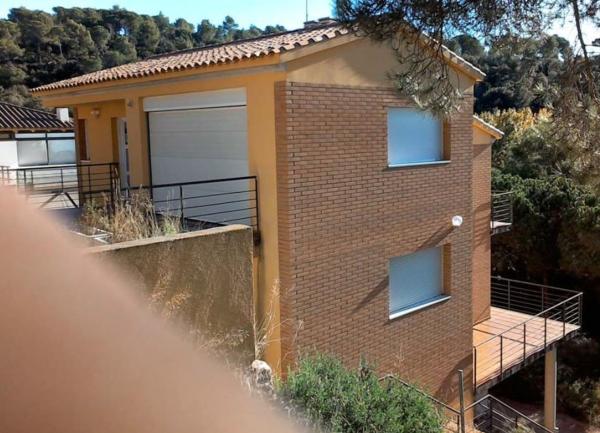 Casa o chalet independiente en Calle Apel·les Mestres, L'Ametlla del Vallès photo