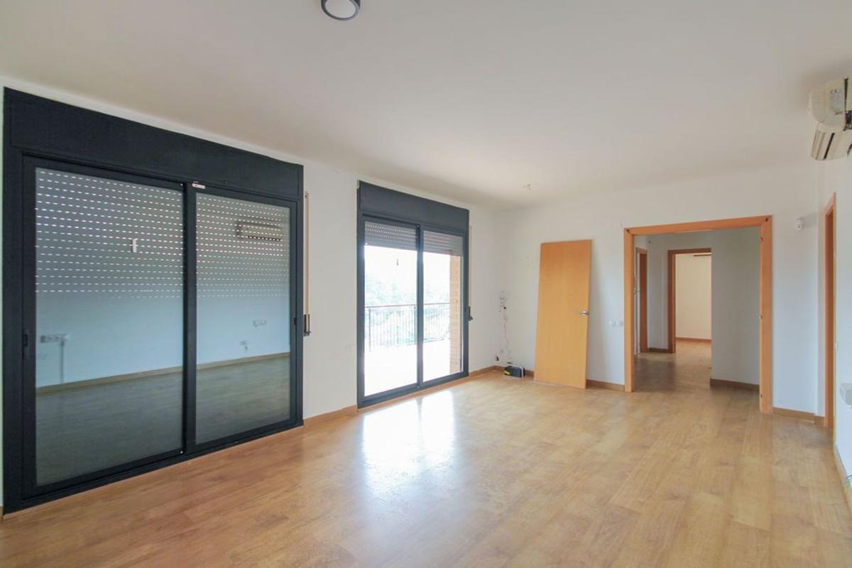 Properties for sale and rent in Spain photo 2