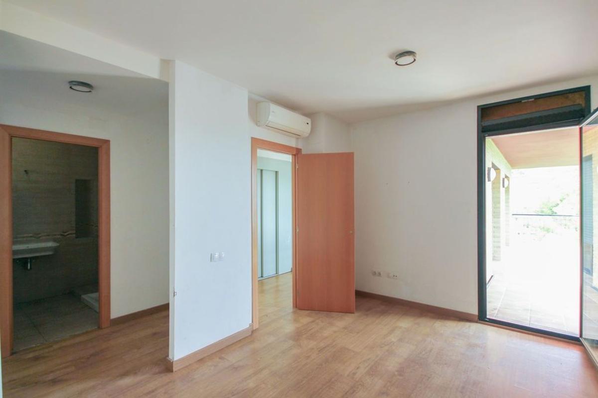 Properties for sale and rent in Spain photo 4