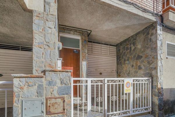 Chalet pareado en Calle del Pare Rodés, Santa Perpètua de Mogoda photo 1