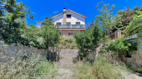 Casa o chalet independiente en Calle de Santiago Rossinyol, Can Rial, Esparreguera thumbnail 2