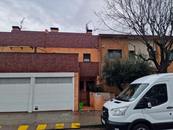 Chalet pareado en Calle de Joan Maragall, Palau-Solità i Plegamans thumbnail 2